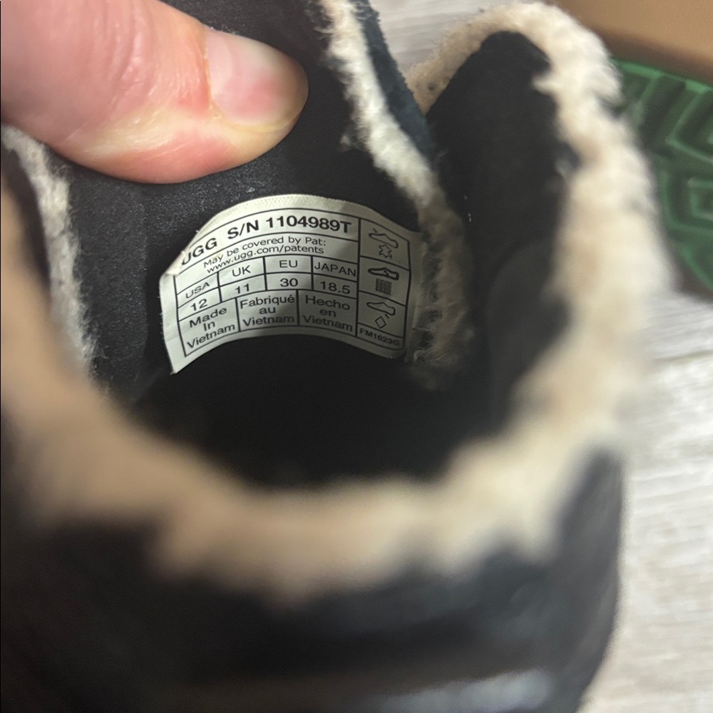 UGG Kids Rennon Boots (Leather & Faux-Shearling High-Top Boots with Gum Sole) - Picture 3 of 4